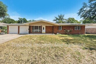 Building Photo - 3925 Reagan Dr