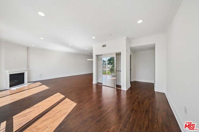 Foto del edificio - 1050 S Holt Ave