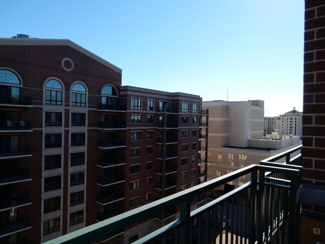 Foto del edificio - 770 Pearson St