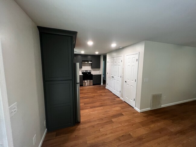 Foto del edificio - 3025 Barrett Ct