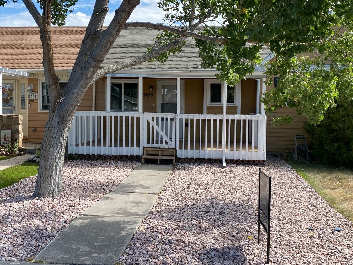 Primary Photo - 2 bedrooms, 2 bathrooms