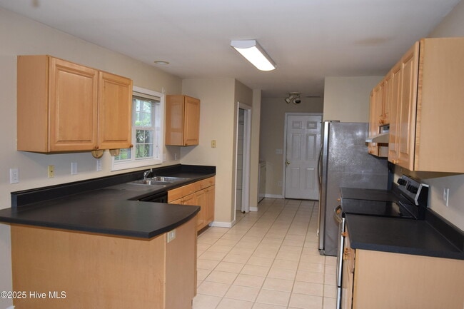 Building Photo - 1240 Morganton Rd