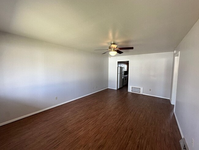 Building Photo - 520 W 32nd St