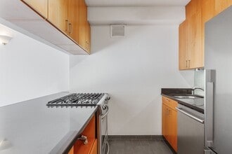 Building Photo - 300 Rector Pl
