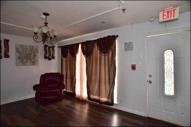 Building Photo - 9115 Mt Olympus Dr