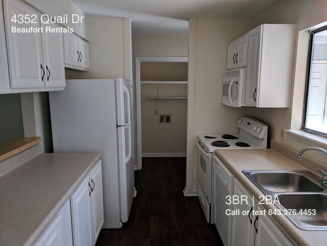 Building Photo - 4352 Quail Dr