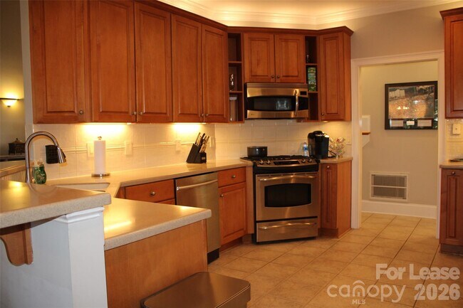 Foto del edificio - 17404 Summer Pl Dr