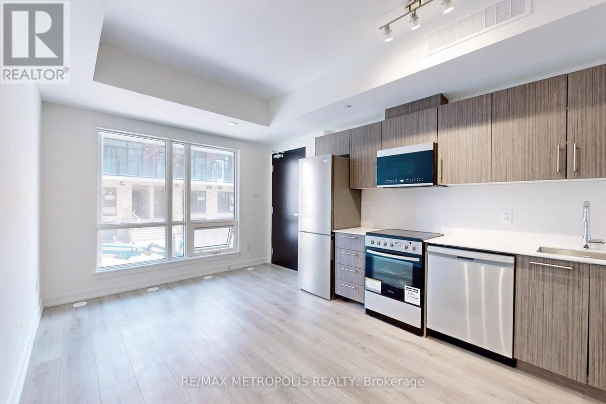 Primary Photo - 871-871 Sheppard Ave W