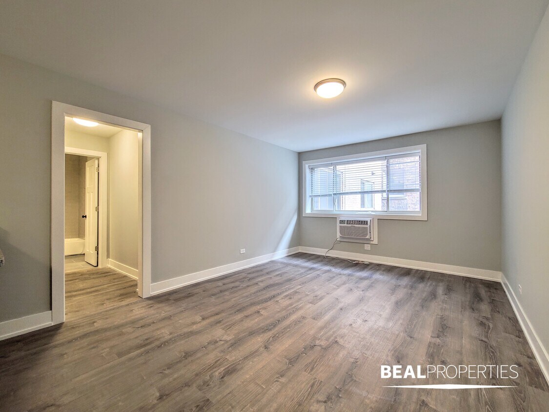 Foto principal - 530 W Surf St
