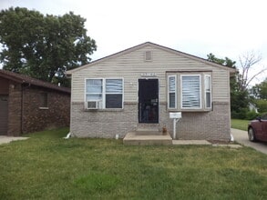 Building Photo - 25142 Macomb St