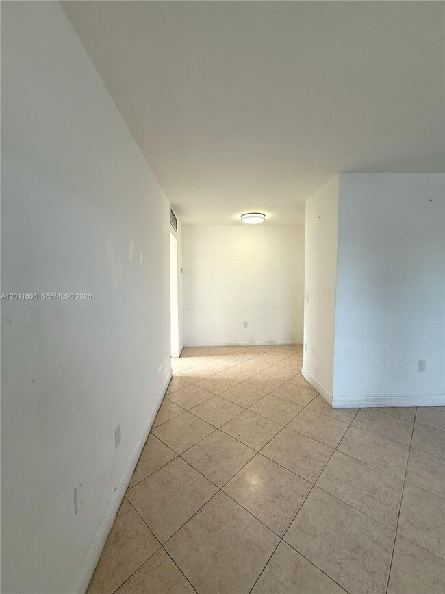 Foto del edificio - 4410 W Flagler St