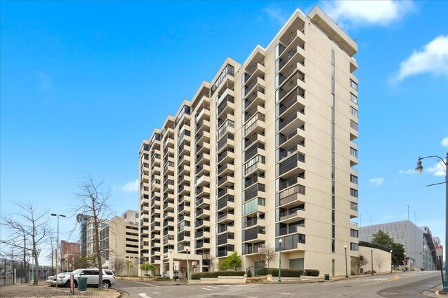 Foto del edificio - 200 Wagner Pl