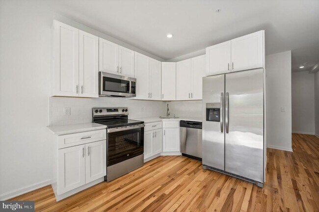 Foto del edificio - 1645 N Marshall St