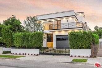 Building Photo - 444 Laurel Ave Building Photo - 444 Laurel Ave