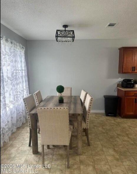 Building Photo - 3506 Springwood Ln