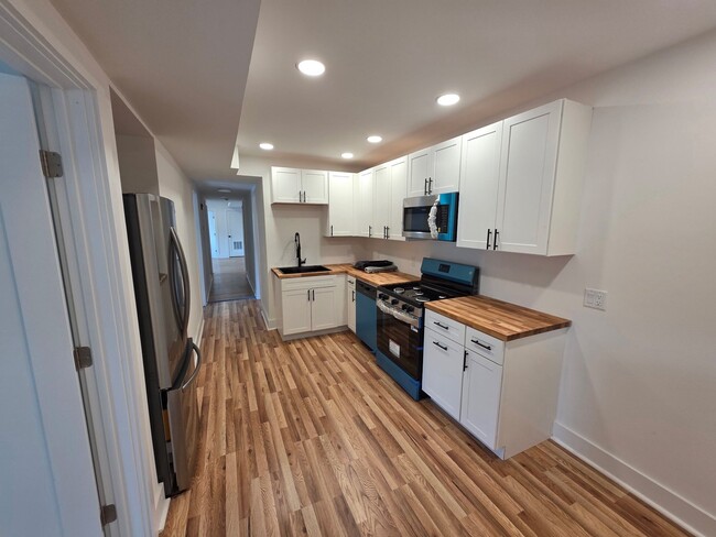 Building Photo - 255 Main Street