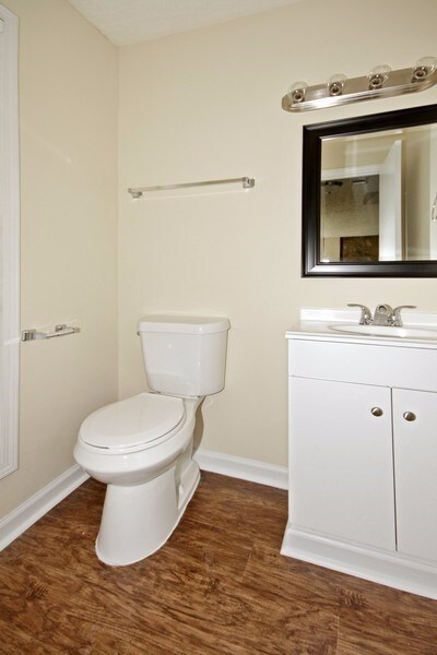 Building Photo - 200 Royal Colony Ct
