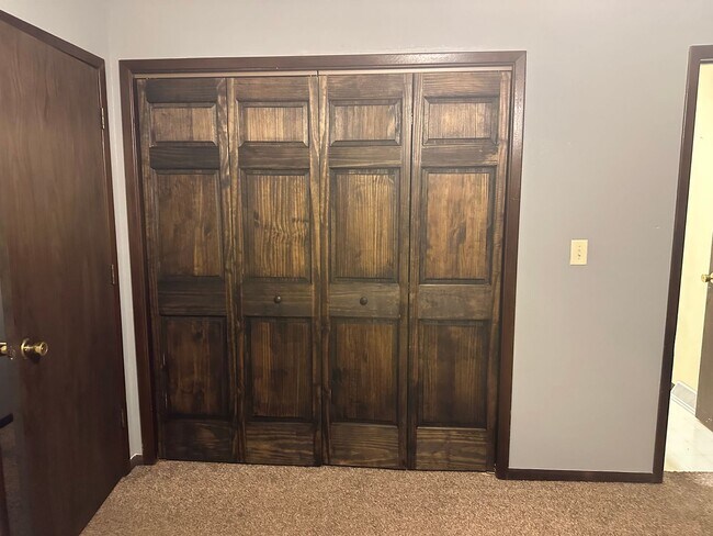 Foto del edificio - Spacious 3 BR/2 BA in nice north-side culdesac!