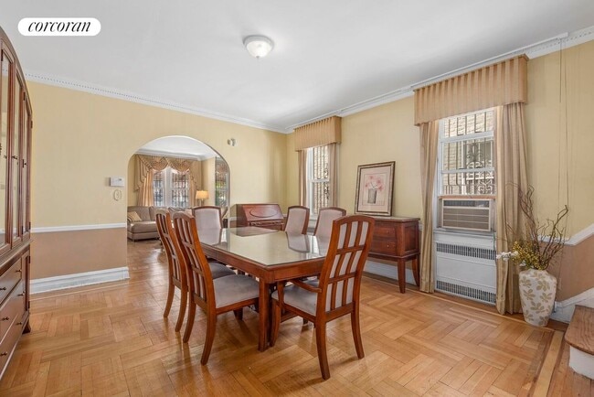 Building Photo - 5715 Snyder Ave