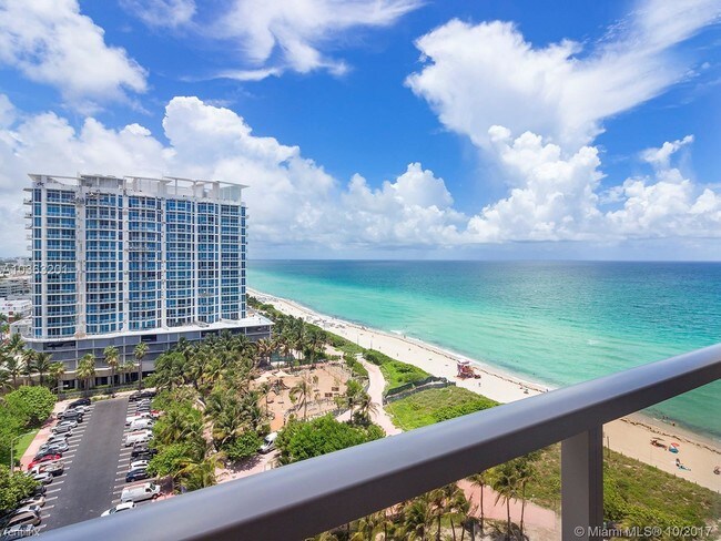 Foto del edificio - 6423 Collins Ave