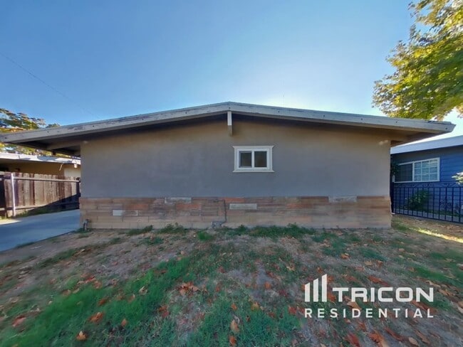 Building Photo - 751 Beardsley Dr
