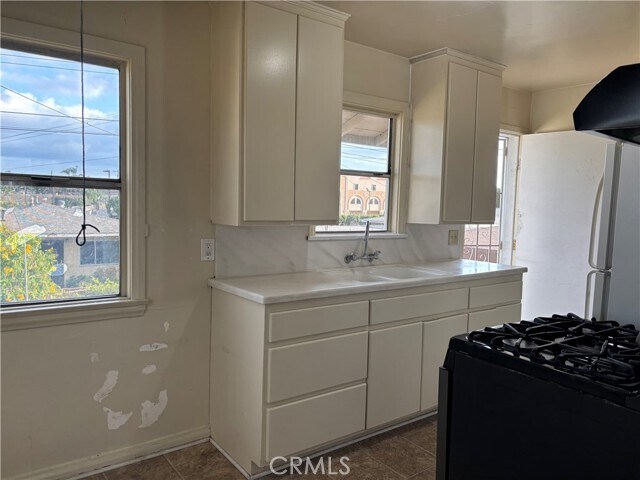 Foto del edificio - 15561 Cornuta Ave