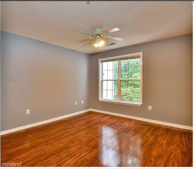 Foto del edificio - 15605 Everglade Ln