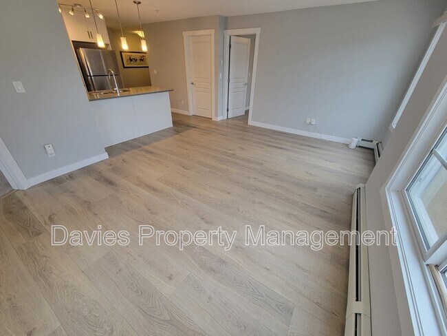 Photo du bâtiment - 3670-3139 139 Ave NW