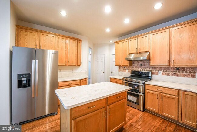 Building Photo - 7683 Henry Knox Dr