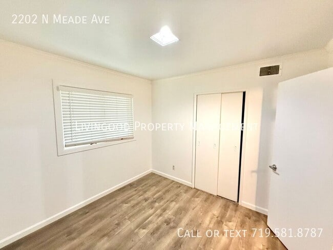 Building Photo - 2202 N Meade Ave