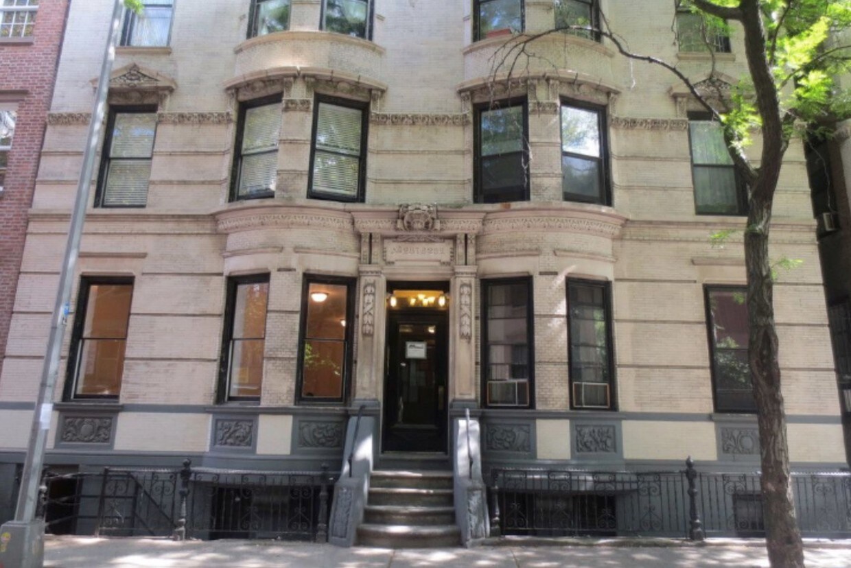 Foto principal - 253 W 11th St