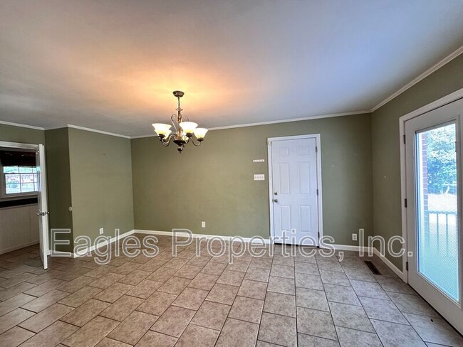 Building Photo - 203 N Harding Dr