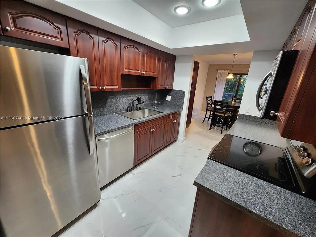 Foto principal - 9923 W Atlantic Blvd