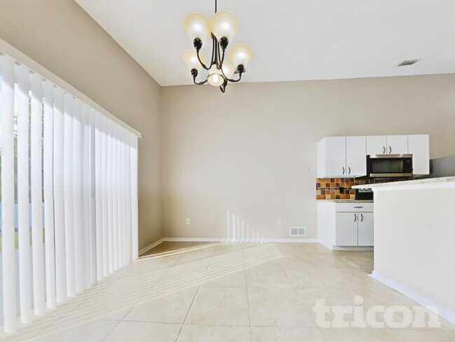 Foto del edificio - 30602 Birdhouse Dr