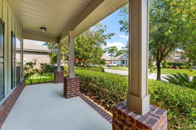 Foto del edificio - 132 Whispering Lake Dr