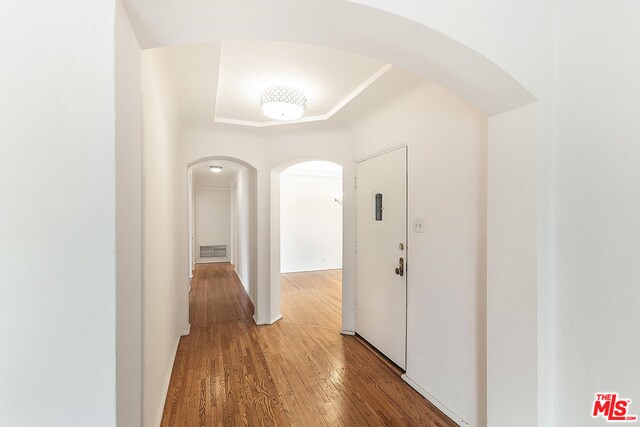 Building Photo - 367 N Kings Rd