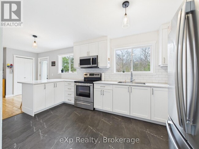 Building Photo - 568 McNabb St