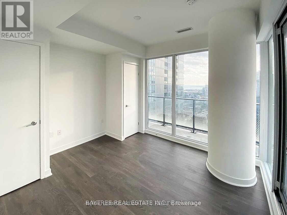 Building Photo - 115 Blue Jays Way