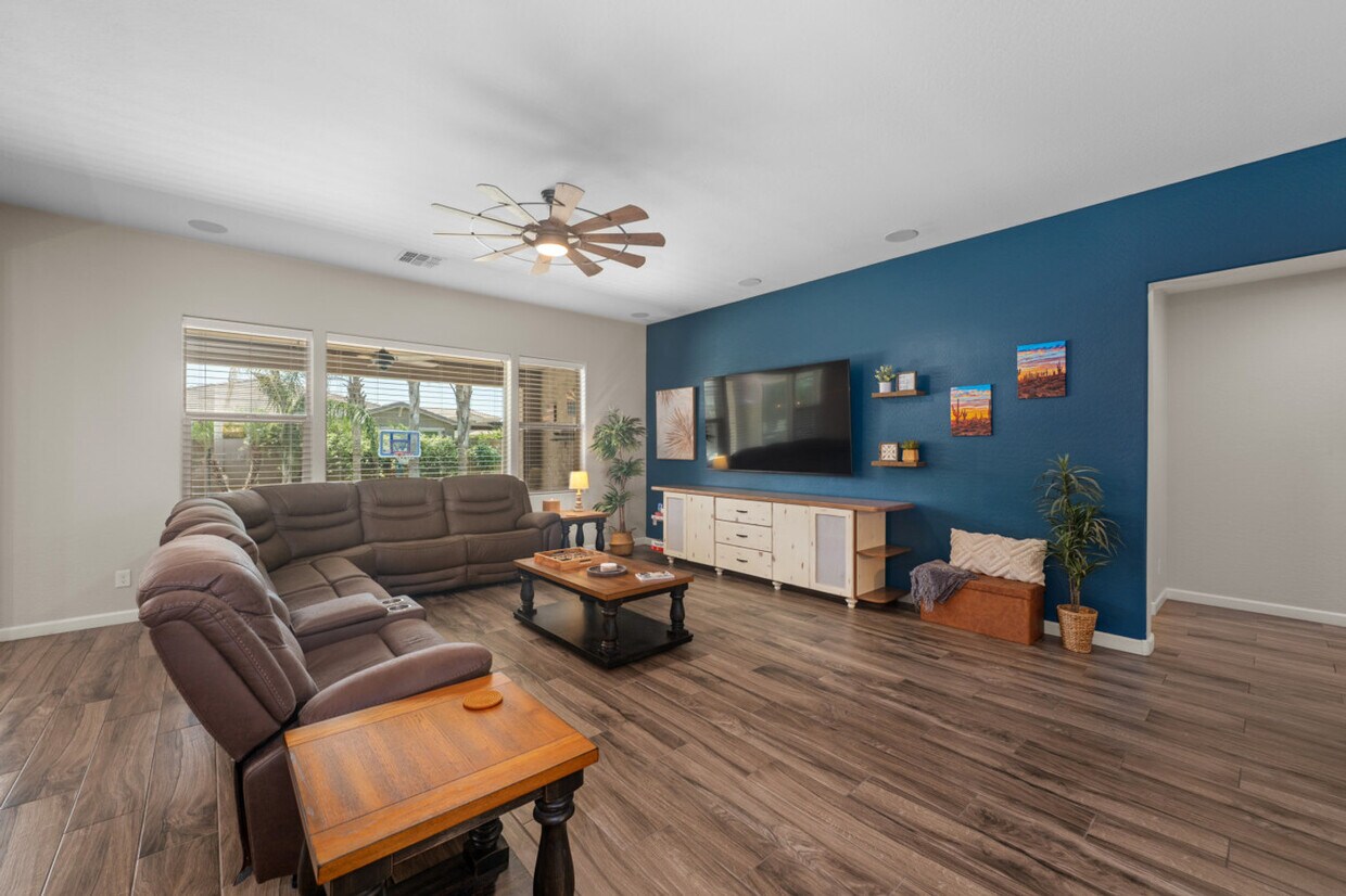 Foto principal - 22061 E Camacho Rd