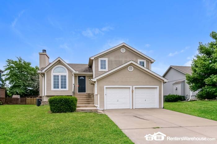 Primary Photo - Northland Beauty For Rent!