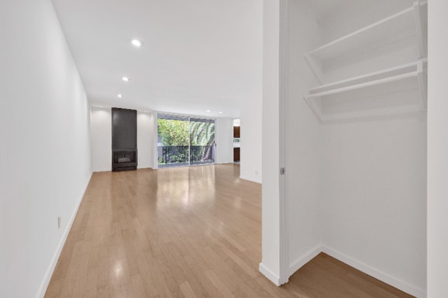 Foto del edificio - 1147 N Clark St