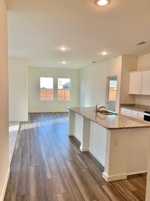 Building Photo - 1344 Fleckman Dr