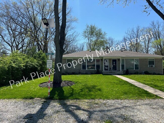 Building Photo - 1165 E 105th St