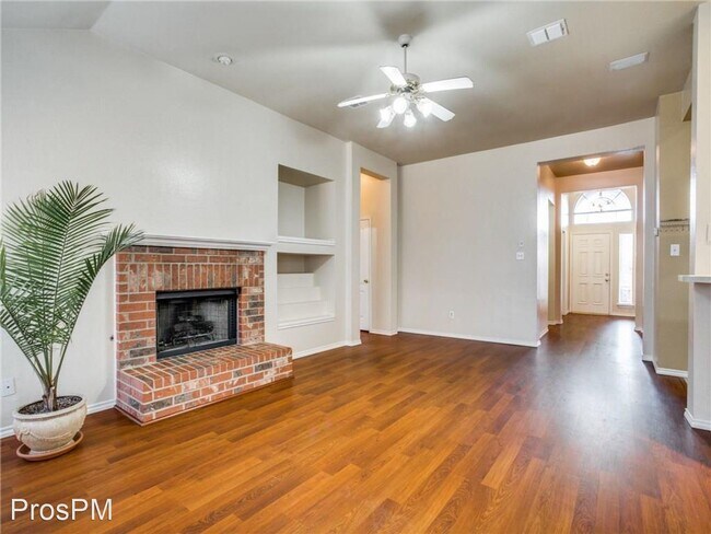 Foto del edificio - 4 br, 2 bath House - 5313 Hibbs Dr