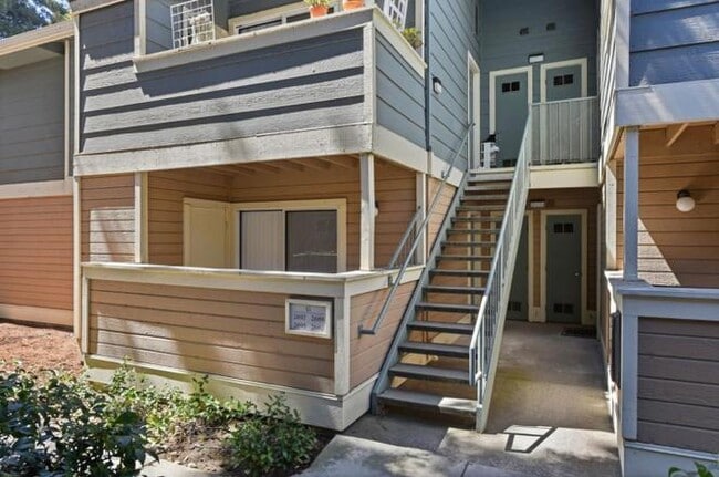 Foto del edificio - 2695 Somerset Park Cir