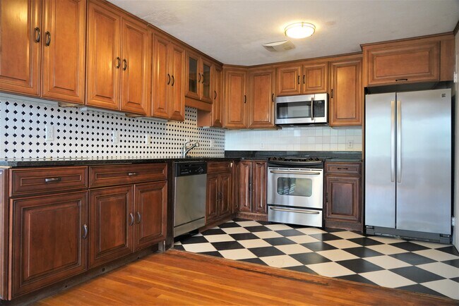 Kitchen - 1105 Lexington St