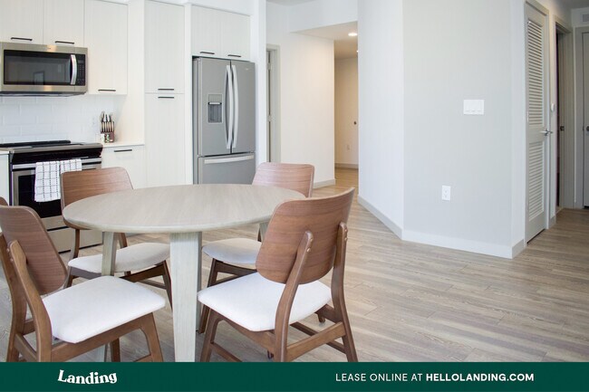 Foto del edificio - 221 SW 12th St