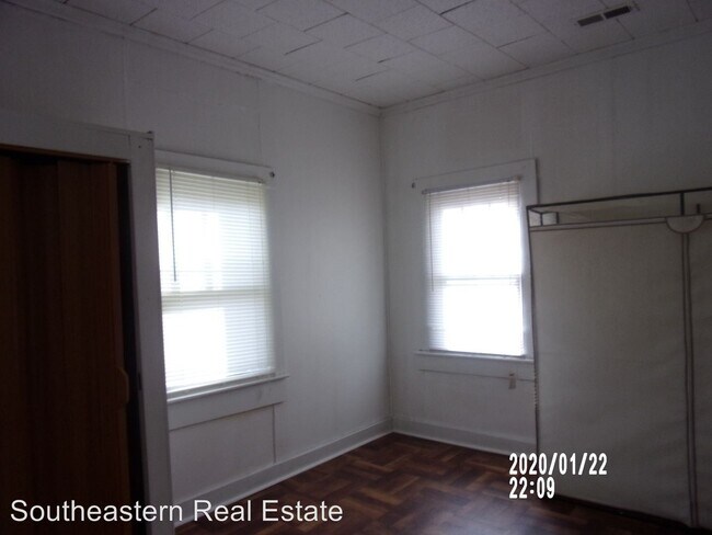 Building Photo - 3 br, 1 bath House - 310 N Wright St
