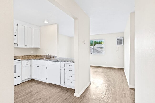 Building Photo - 1356 Monte Vista Ave