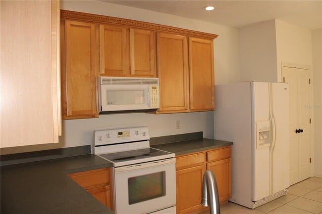 Building Photo - 3429 Parkridge Cir